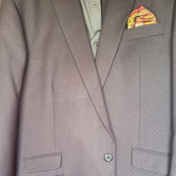 2 and 3 piece suits complete with shirts, ties, and pocket squares most with tag - Picture 4 of 17